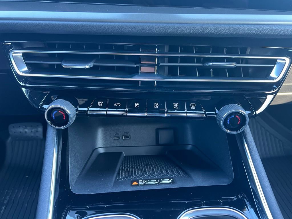 New 2026 Chevrolet Traverse LT image 21