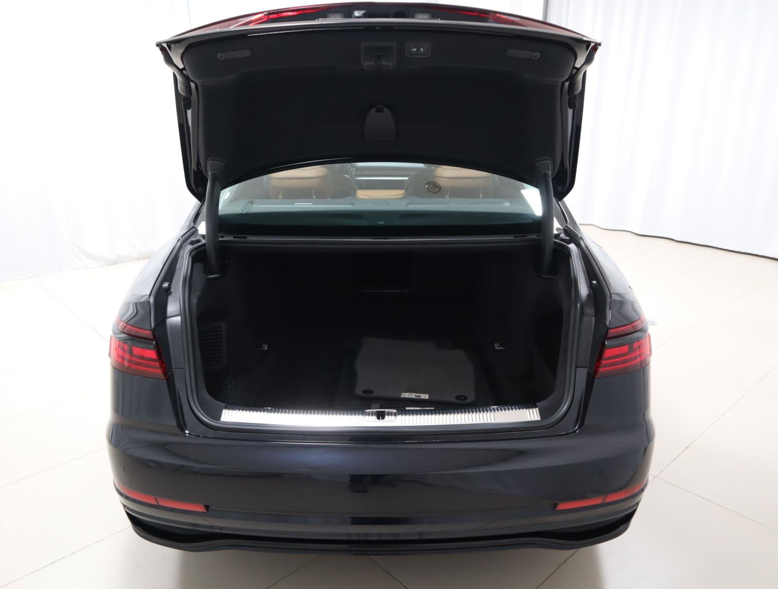 Used 2024 Audi A8 L 3.0T AWD/4WD image 10