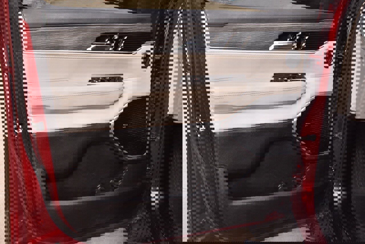 Used 2022 Jeep Wagoneer Series III w/ Premium Group I image 37