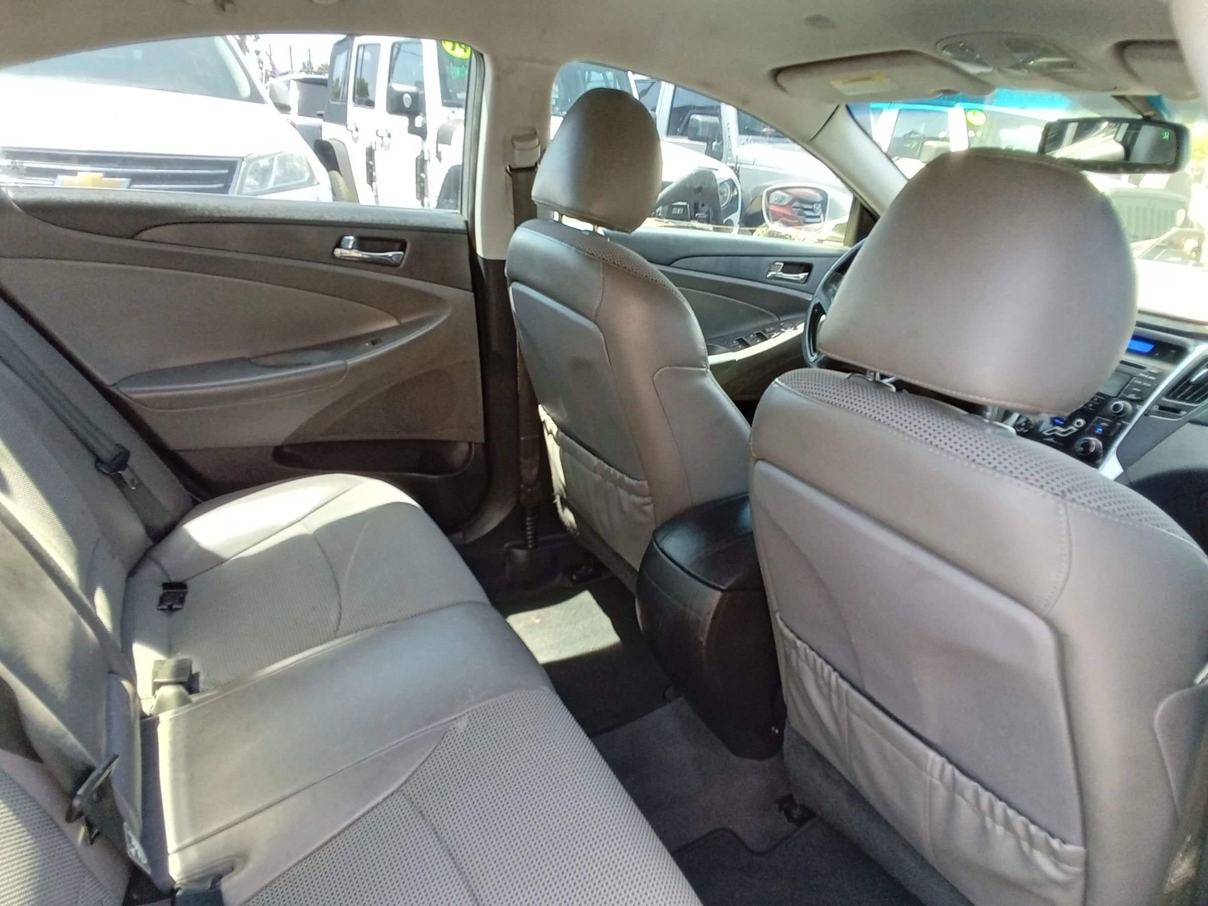Used 2013 Hyundai Sonata SE FWD image 16