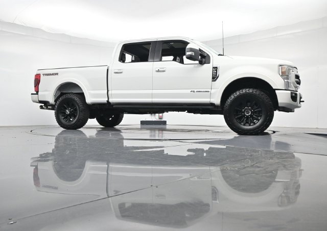 Certified 2022 Ford F250 Lariat w/ Tremor Off-Road Package AWD/4WD image 48
