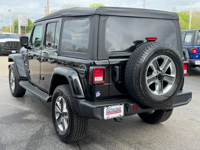 Used 2022 Jeep Wrangler Unlimited Sahara AWD/4WD image 6