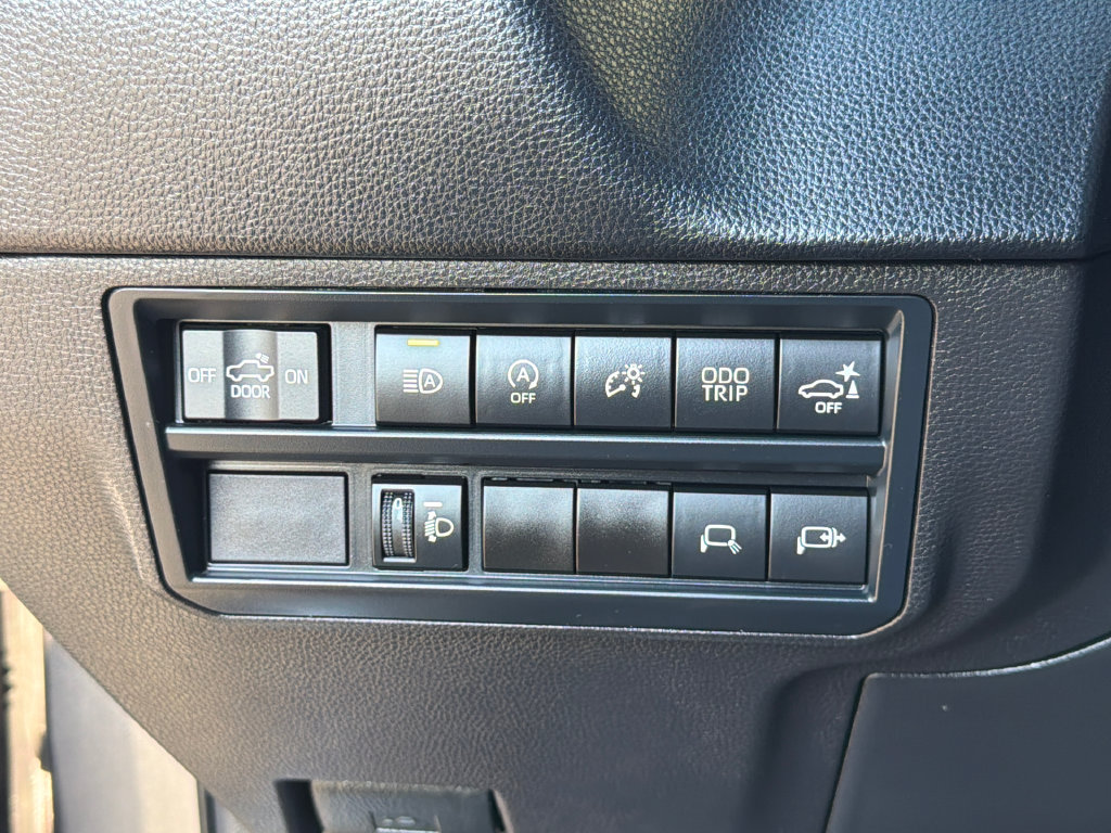 Used 2026 Toyota Tundra SR5 w/ SR5 Convenience Package AWD/4WD image 22