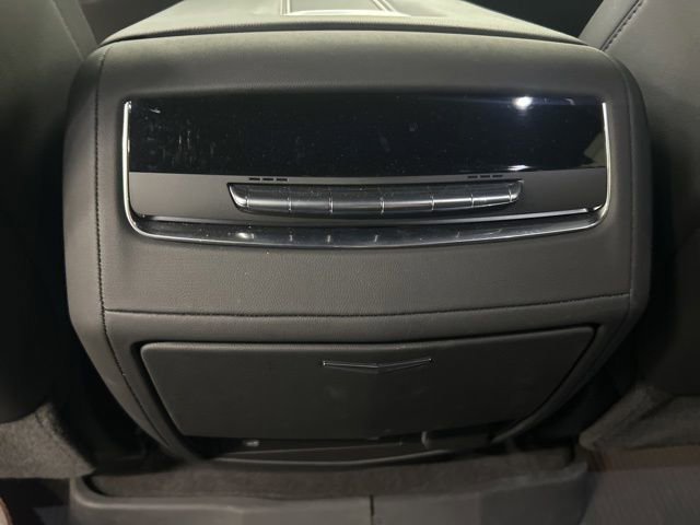 Used 2024 Cadillac Escalade Premium Luxury w/ Performance Package AWD/4WD image 11