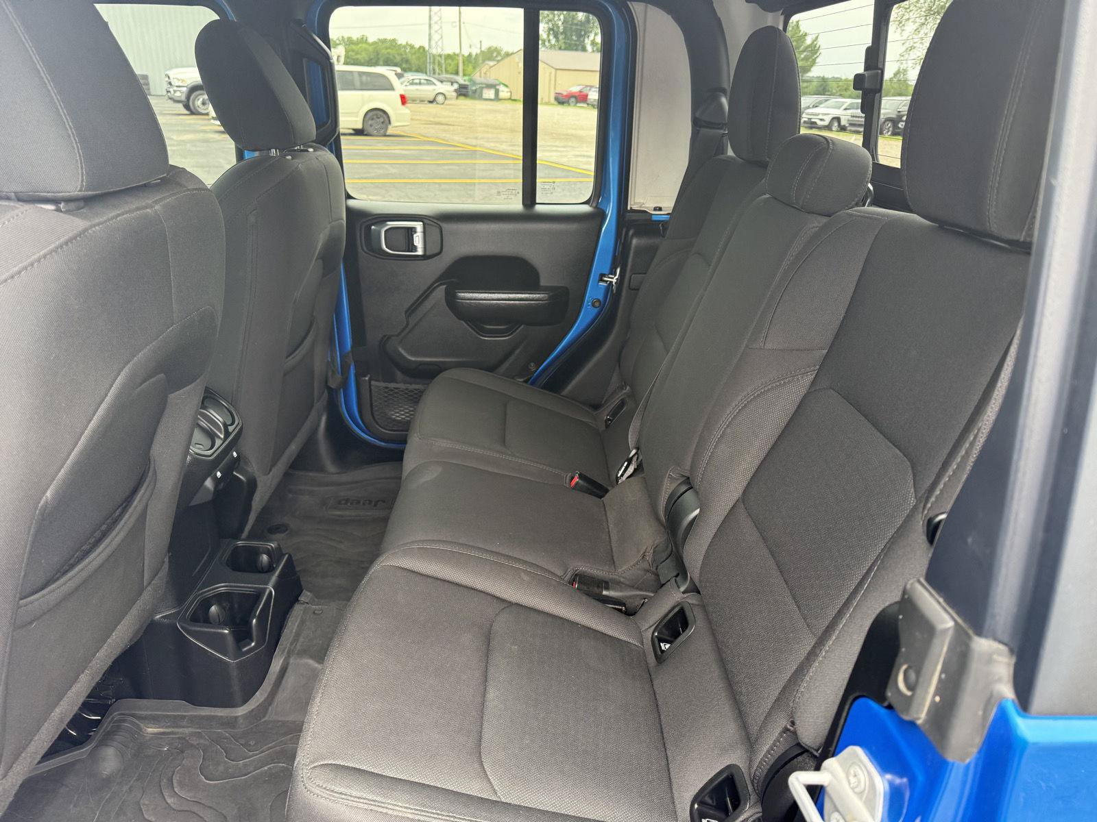 Used 2022 Jeep Gladiator Sport AWD/4WD image 16