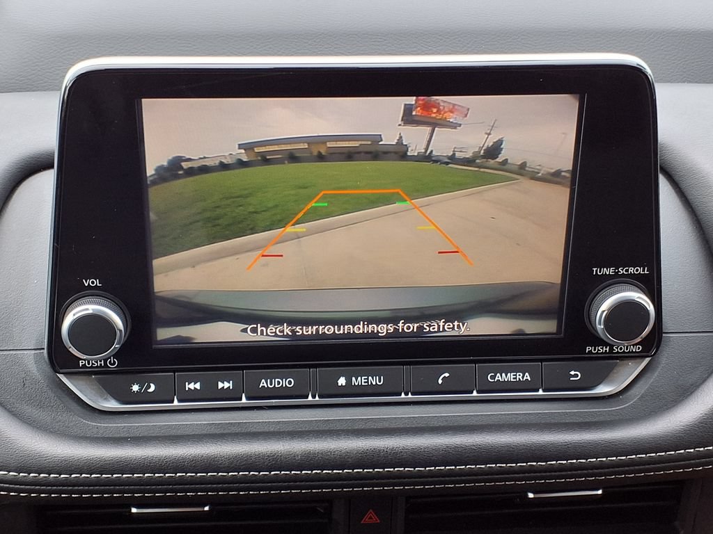 Used 2025 Nissan Rogue SV FWD image 40