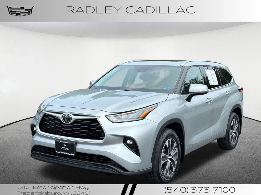 Used 2020 Toyota Highlander XLE AWD/4WD image 1