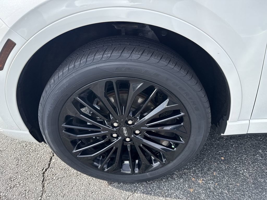 Used 2023 Lincoln Corsair Reserve w/ Equipment Group 201A image 11