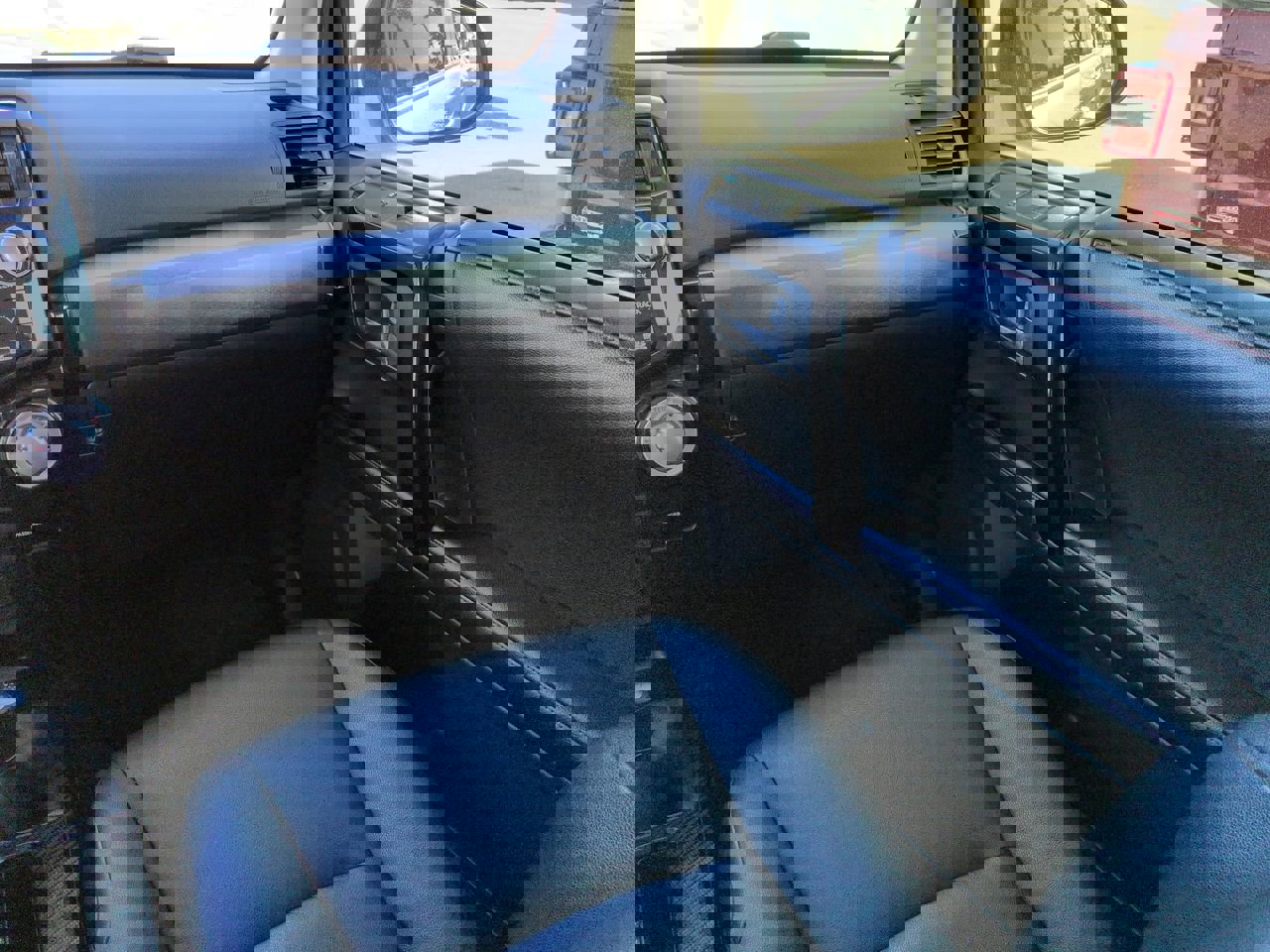 Used 2018 Toyota 4Runner TRD Off-Road Premium AWD/4WD image 16