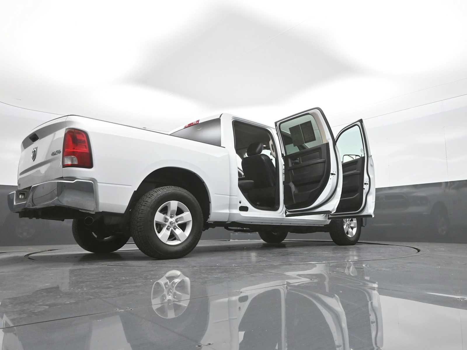 Used 2022 RAM 1500 Tradesman w/ Chrome Appearance Group AWD/4WD image 50