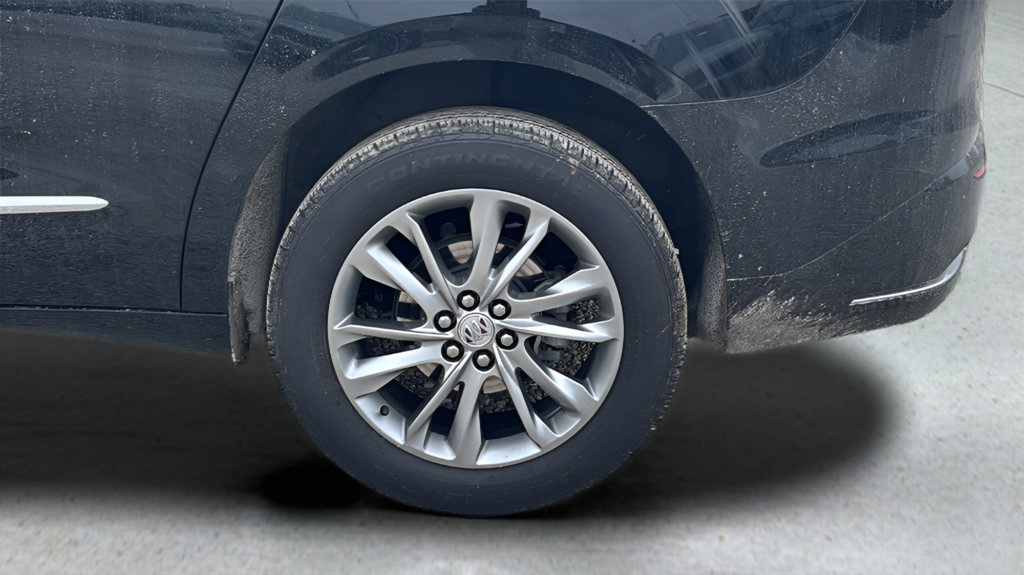 Used 2023 Buick Enclave Avenir FWD image 25