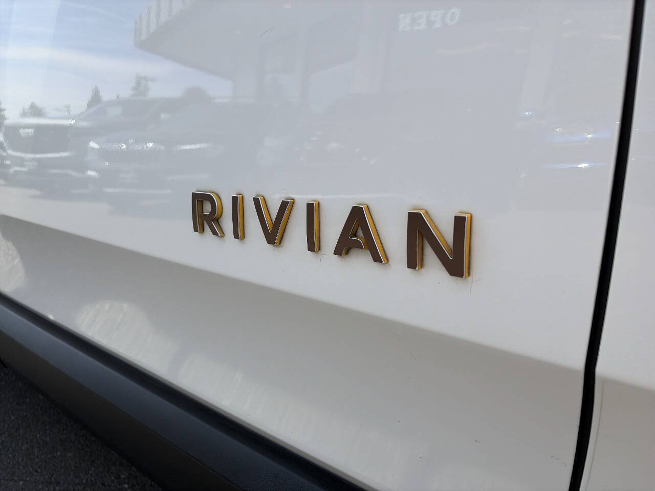 Used 2022 Rivian R1T Adventure AWD/4WD image 13
