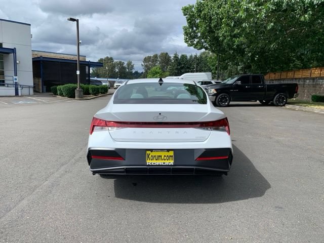 New 2026 Hyundai Elantra Limited FWD image 4