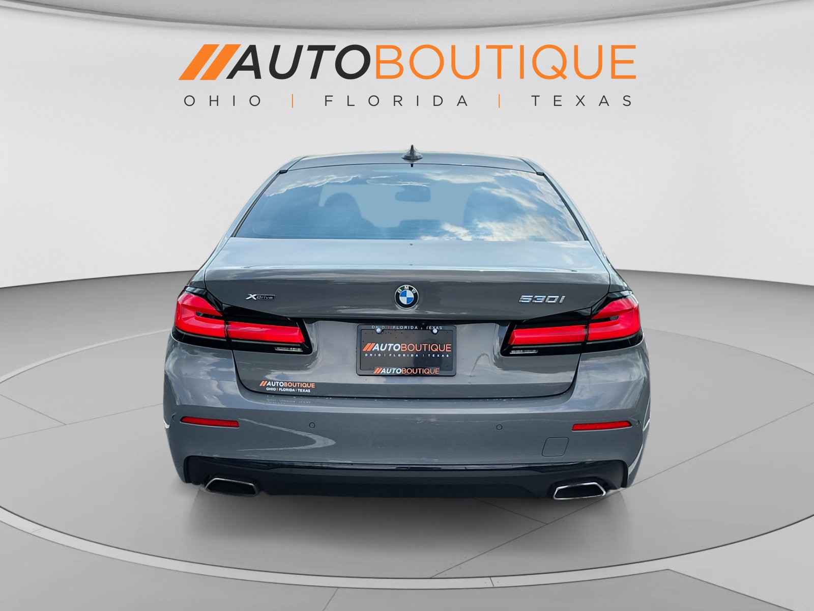 Used 2021 BMW 530i xDrive w/ Premium Package AWD/4WD image 4