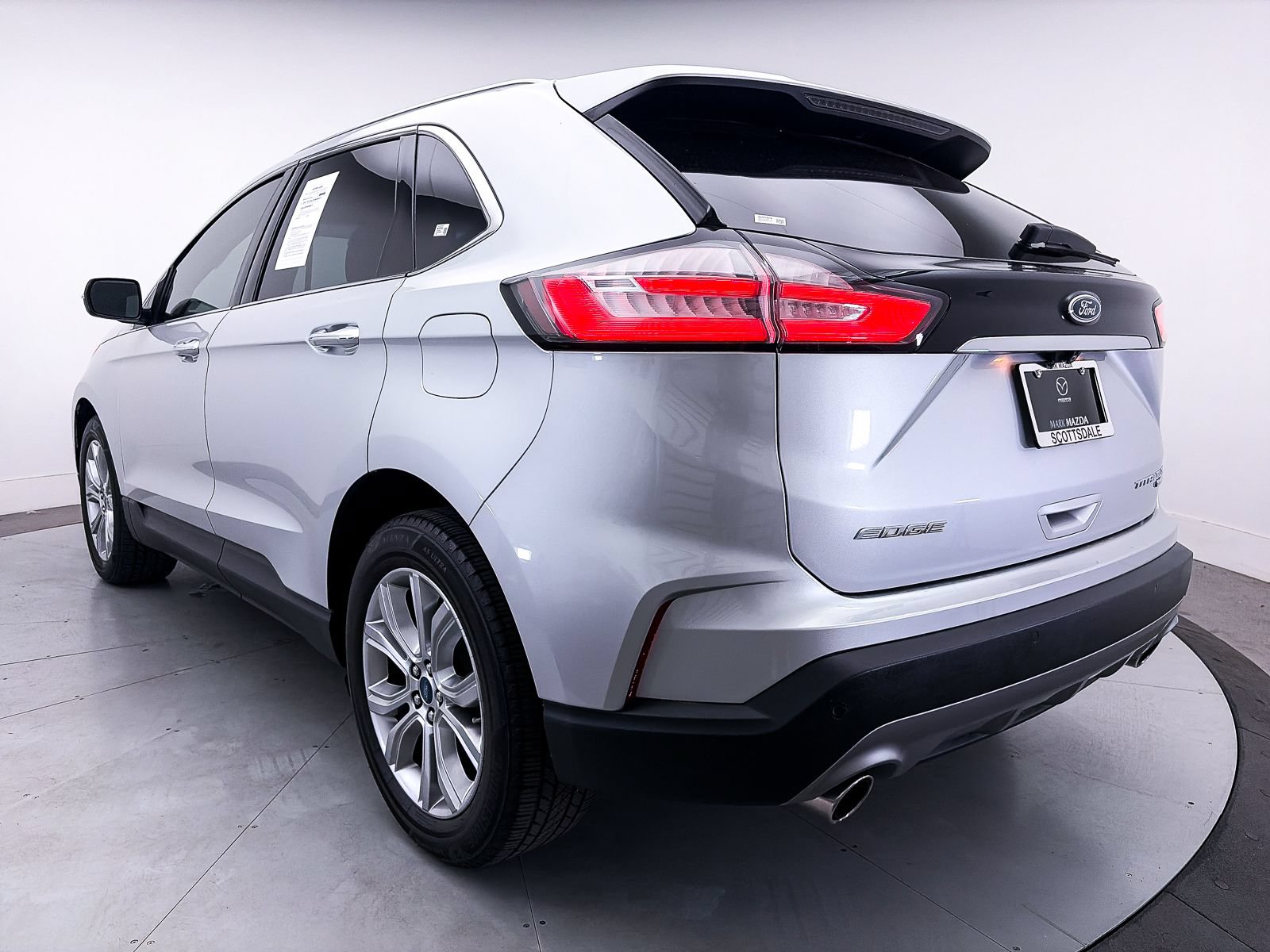 Used 2019 Ford Edge Titanium FWD image 13