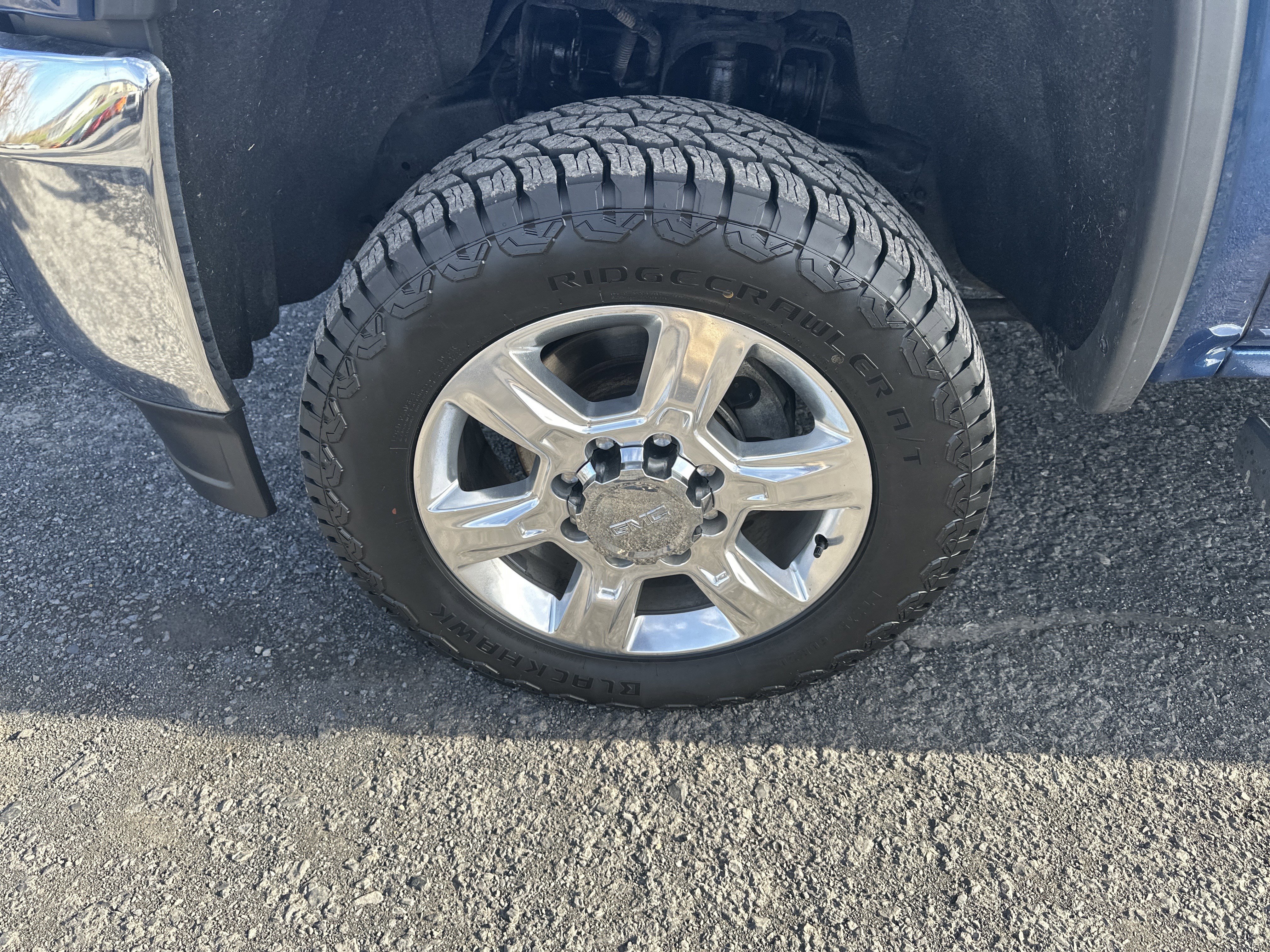 Used 2019 GMC Sierra 2500 SLT w/ Suspension Package, Off-Road image 11