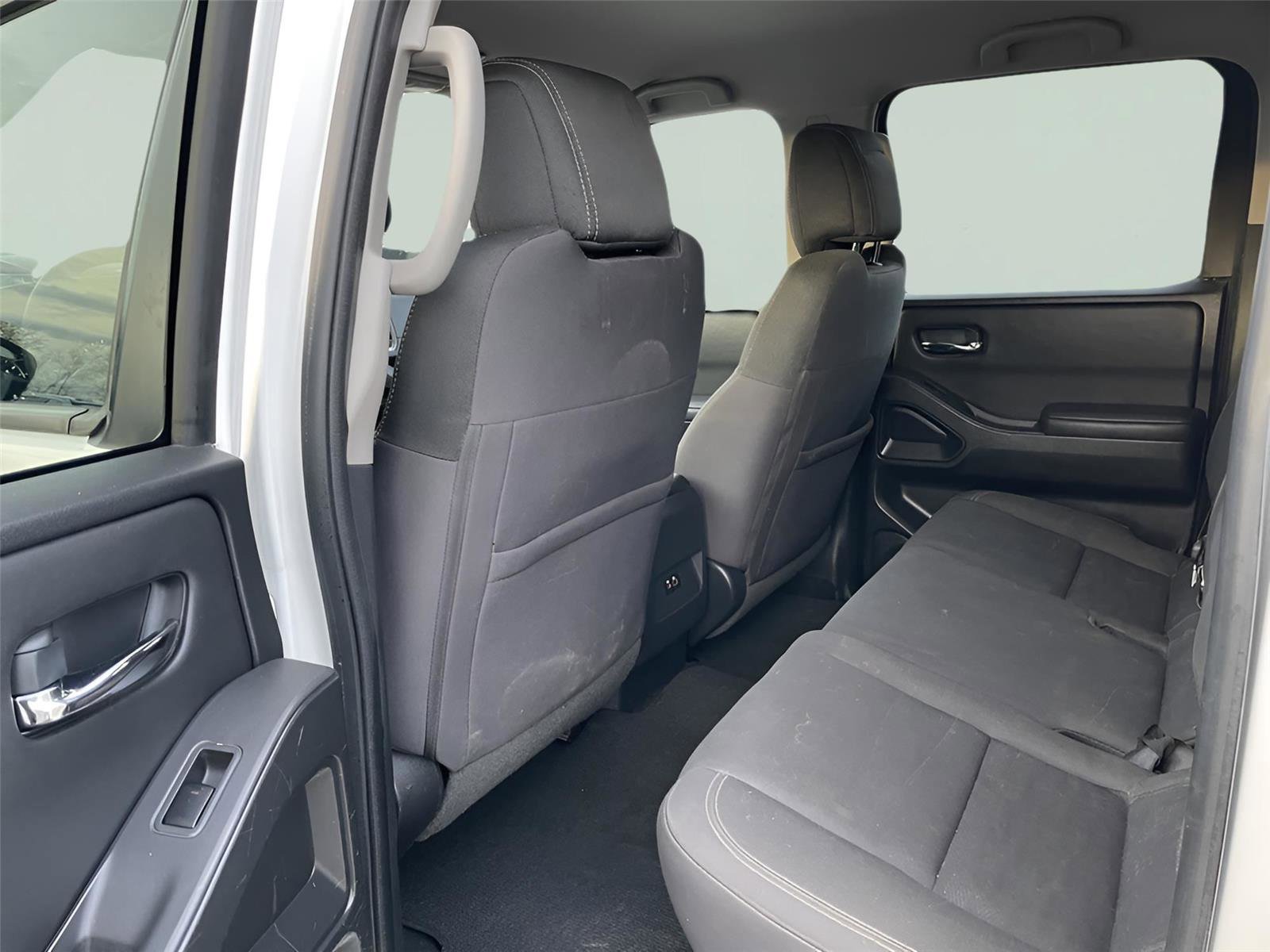 Used 2022 Nissan Frontier SV w/ Technology Package image 15