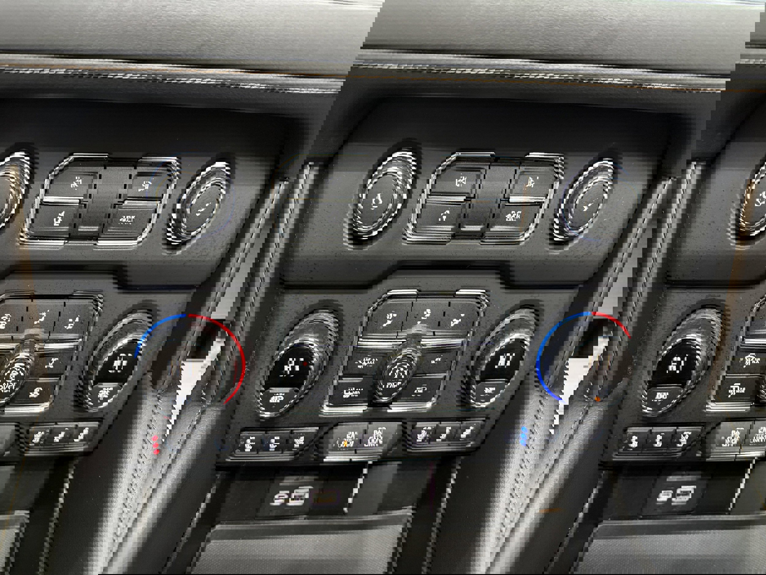 Used 2021 Chevrolet Tahoe High Country w/ Premium Package AWD/4WD image 19