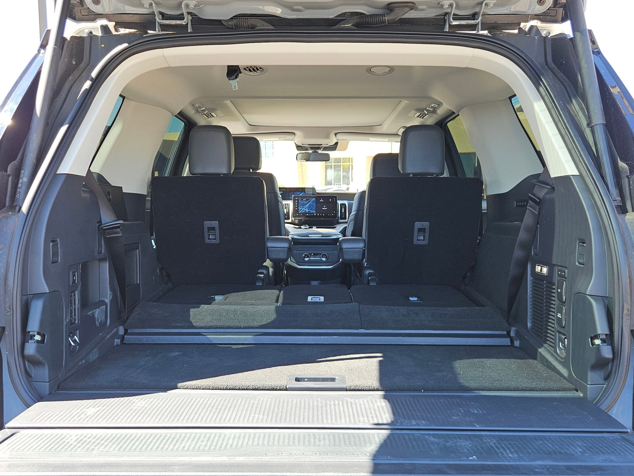 New 2025 Ford Expedition Active image 4