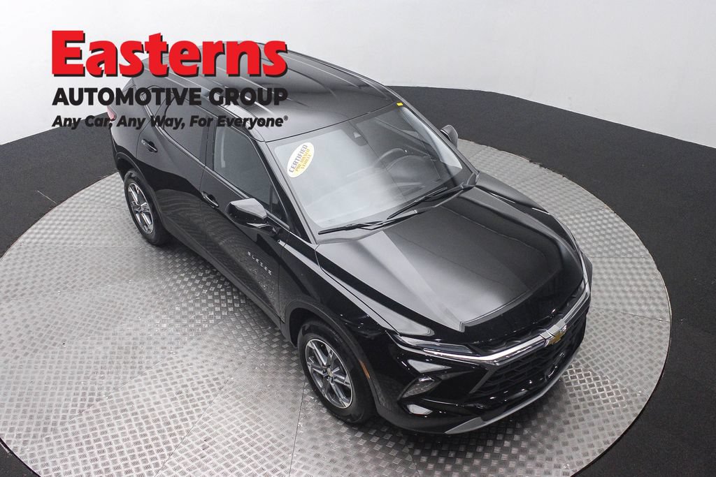 Used 2025 Chevrolet Blazer LT FWD image 5