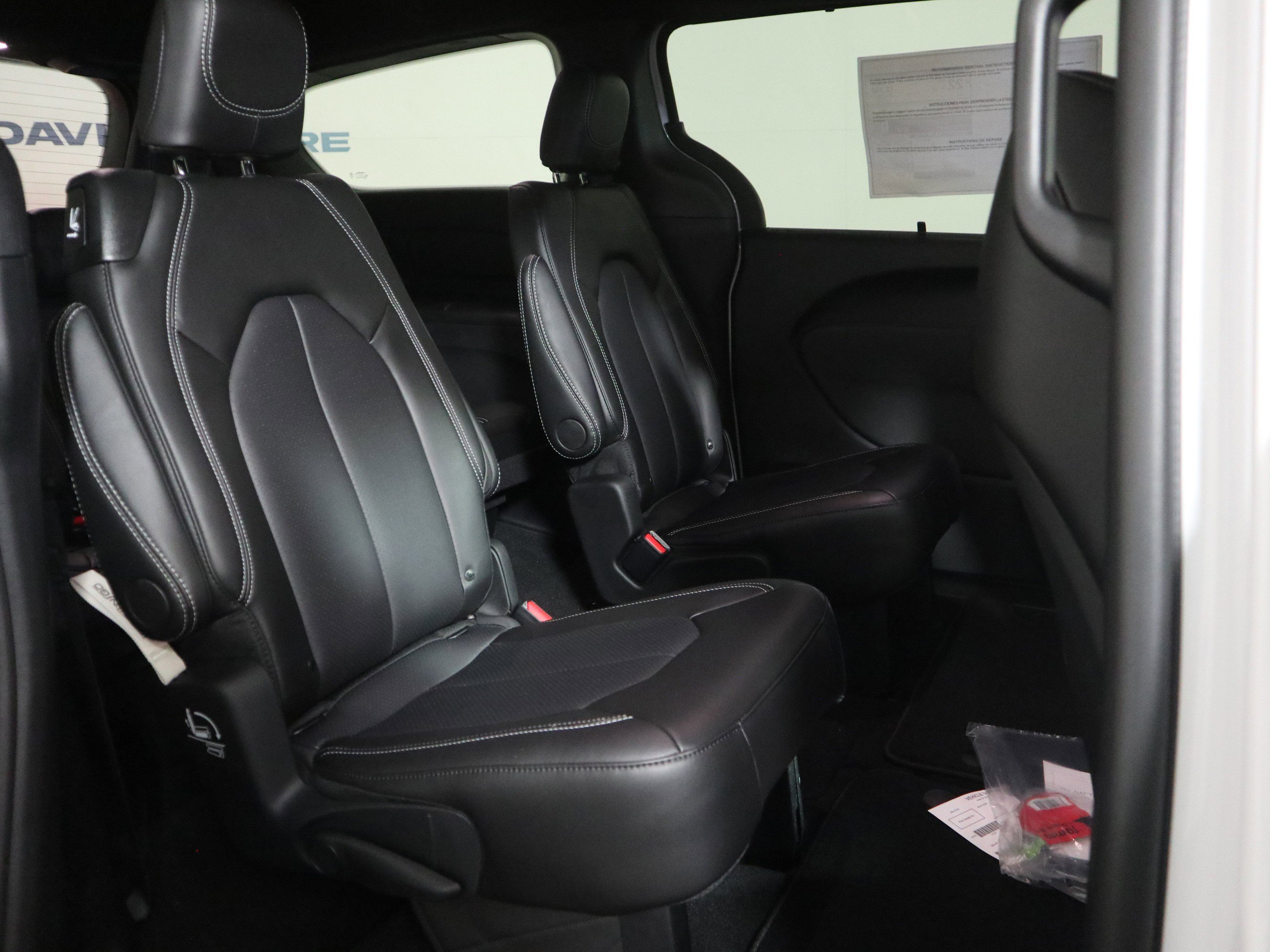 New 2026 Chrysler Pacifica Select image 21