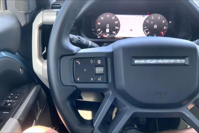 Used 2025 Land Rover Defender 110 X-Dynamic SE image 21