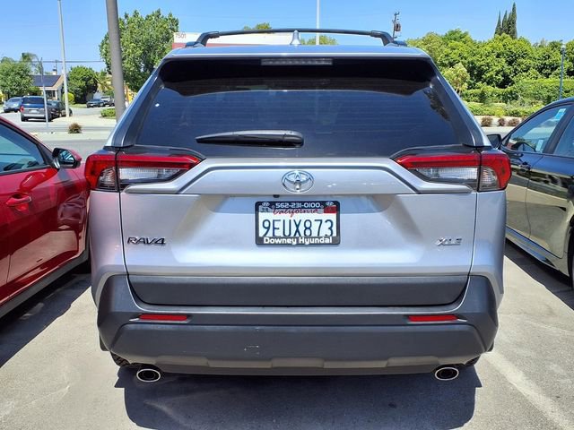Used 2021 Toyota RAV4 XLE w/ Convenience Package FWD image 13