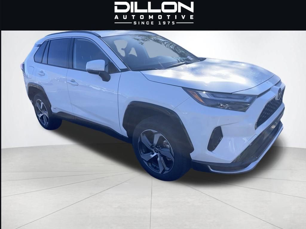 Used 2025 Toyota RAV4 SE AWD/4WD image 14