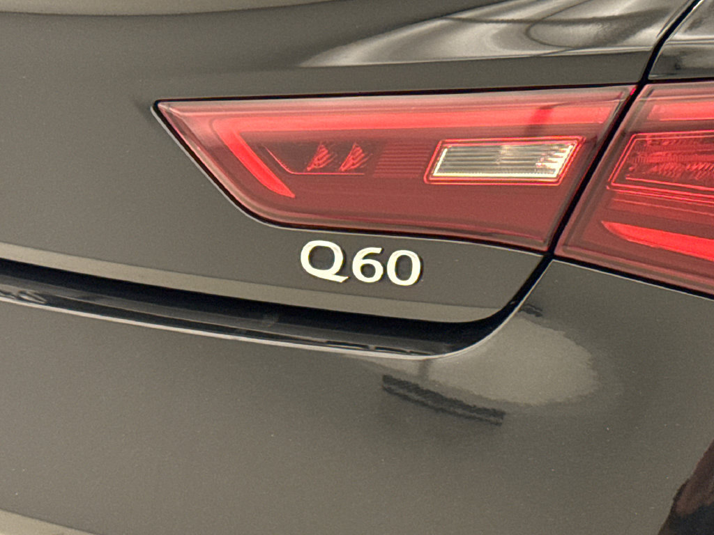 Used 2021 INFINITI Q60 3.0t Luxe w/ Essential Package RWD image 10