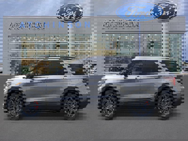 Used 2025 Ford Explorer ST-Line image 3