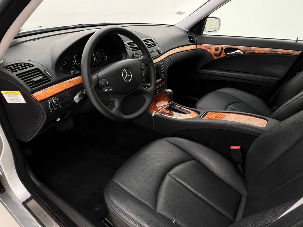 Used 2008 Mercedes-Benz E 350 4MATIC Sedan image 13