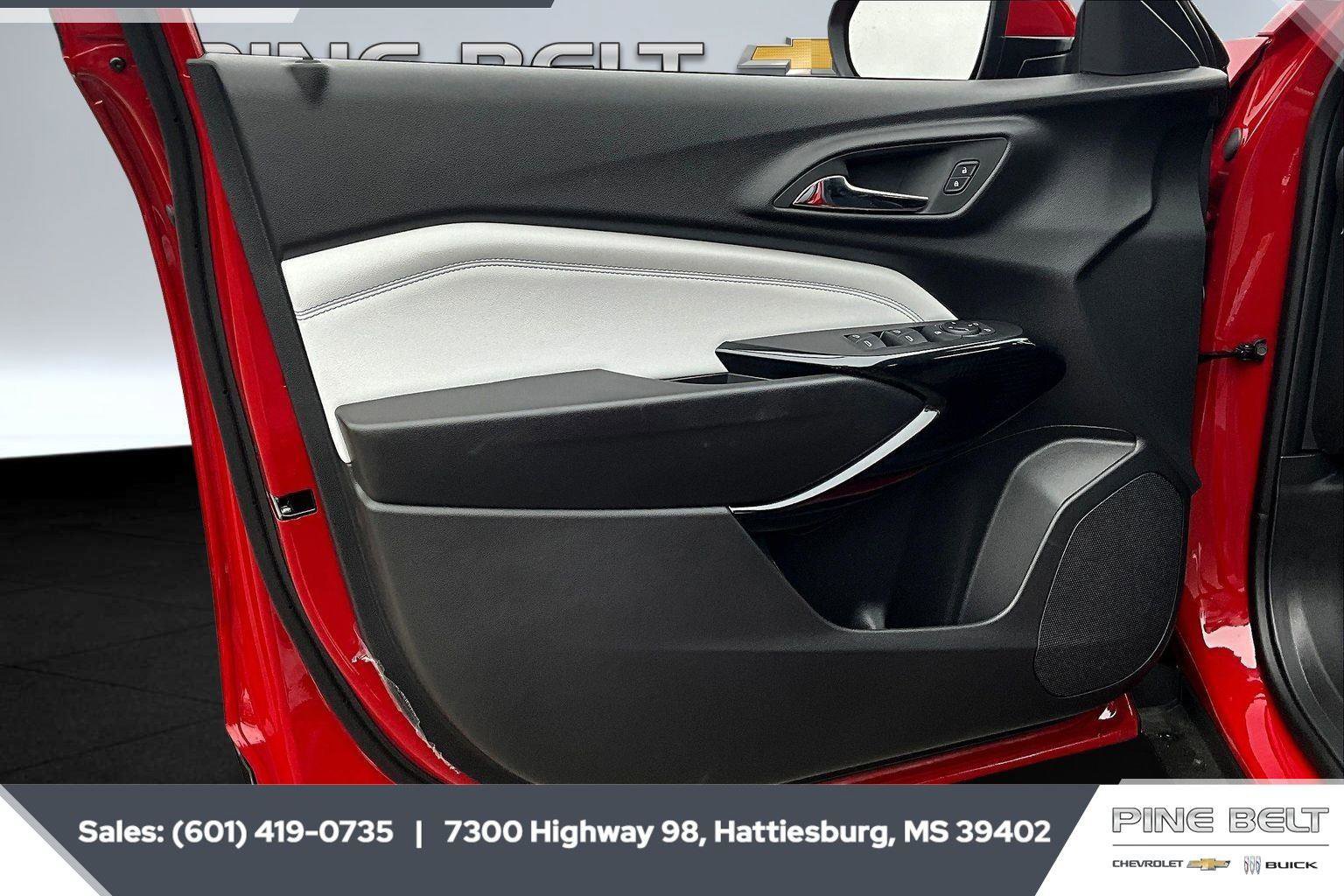 New 2026 Chevrolet Trax LT w/ LT Convenience Package FWD image 17