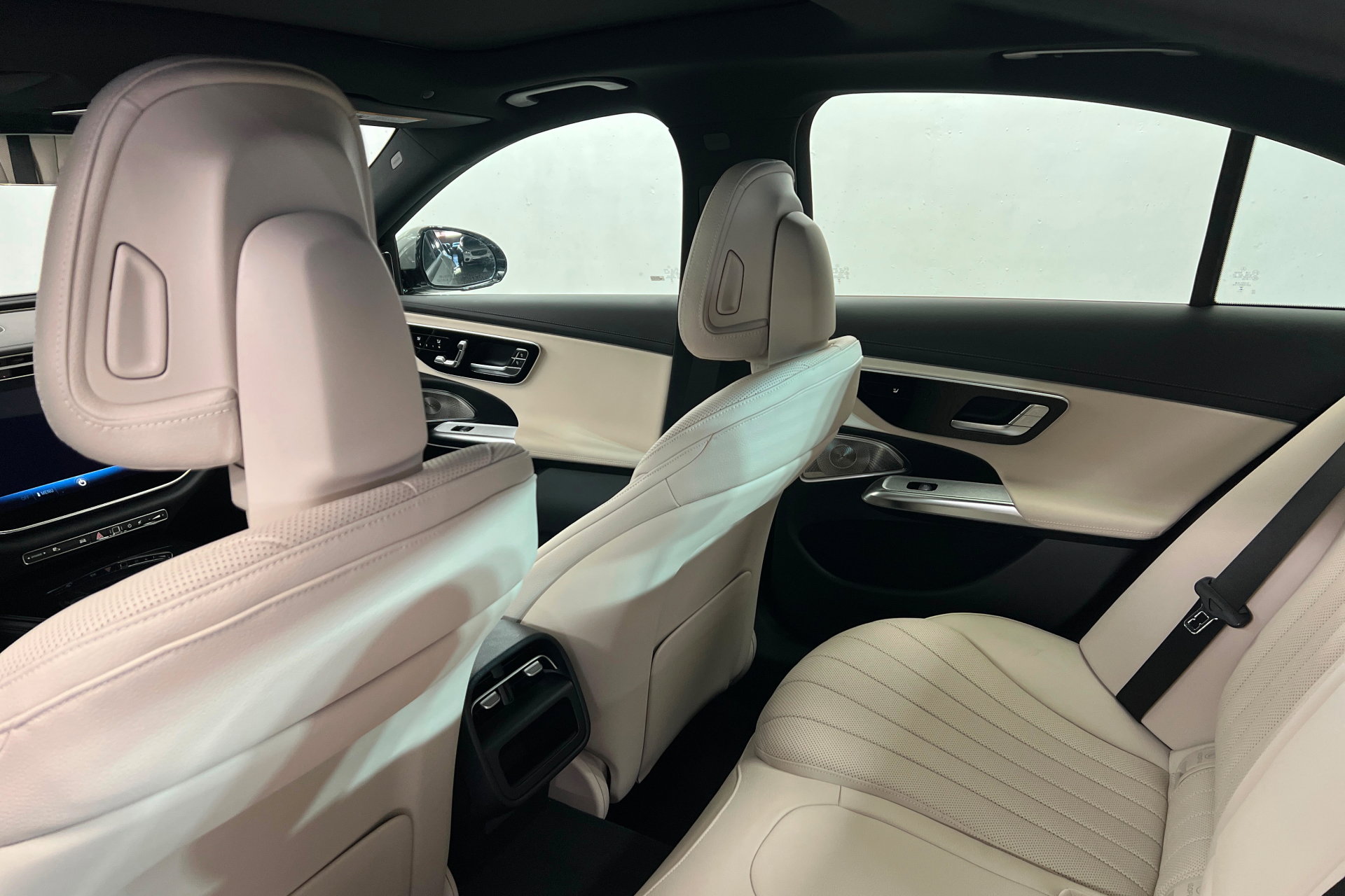 New 2026 Mercedes-Benz E 350 4MATIC Sedan image 19