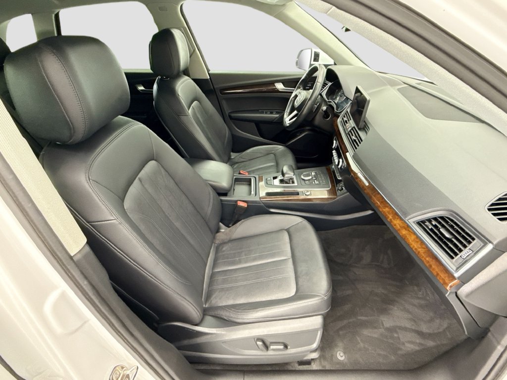 Used 2019 Audi Q5 2.0T Premium w/ Convenience Package AWD/4WD image 18