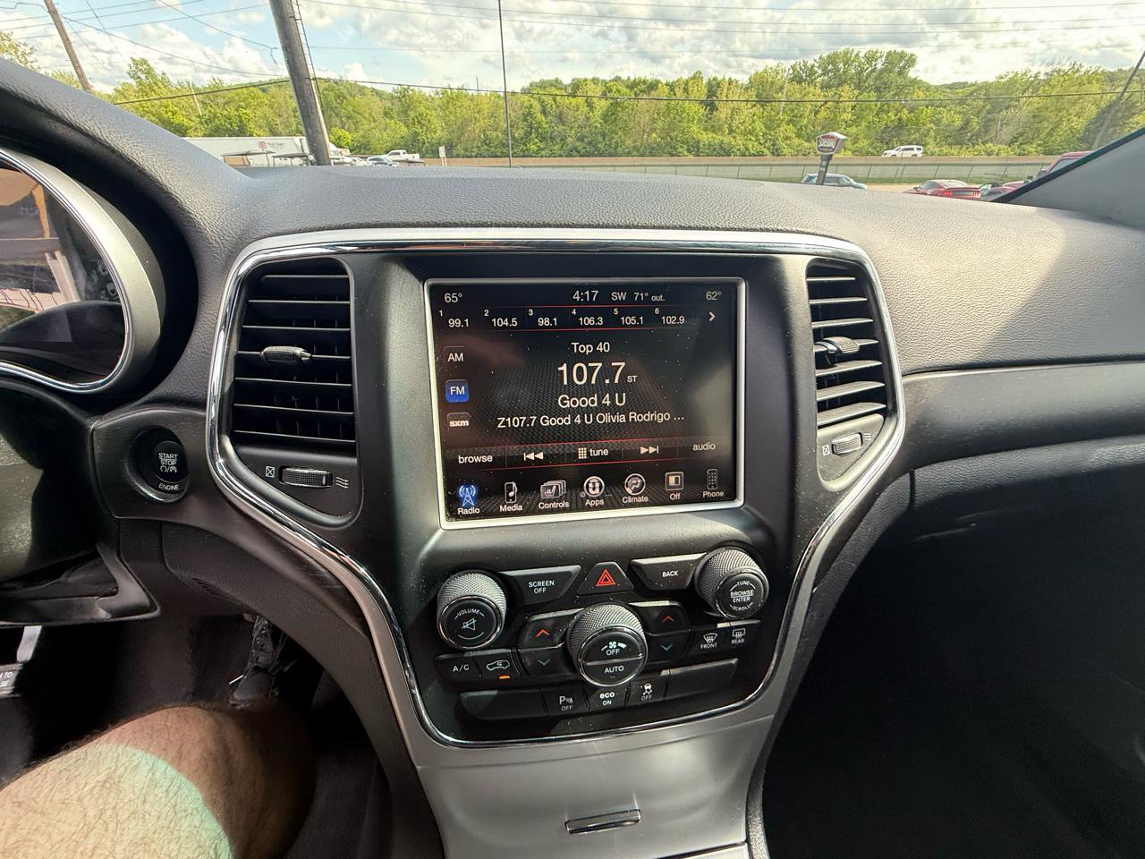 Used 2015 Jeep Grand Cherokee Altitude AWD/4WD image 20