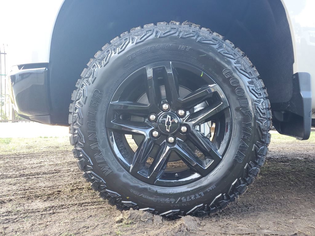 New 2026 Chevrolet Silverado 1500 Custom Trail Boss w/ Dark Appearance Package image 6