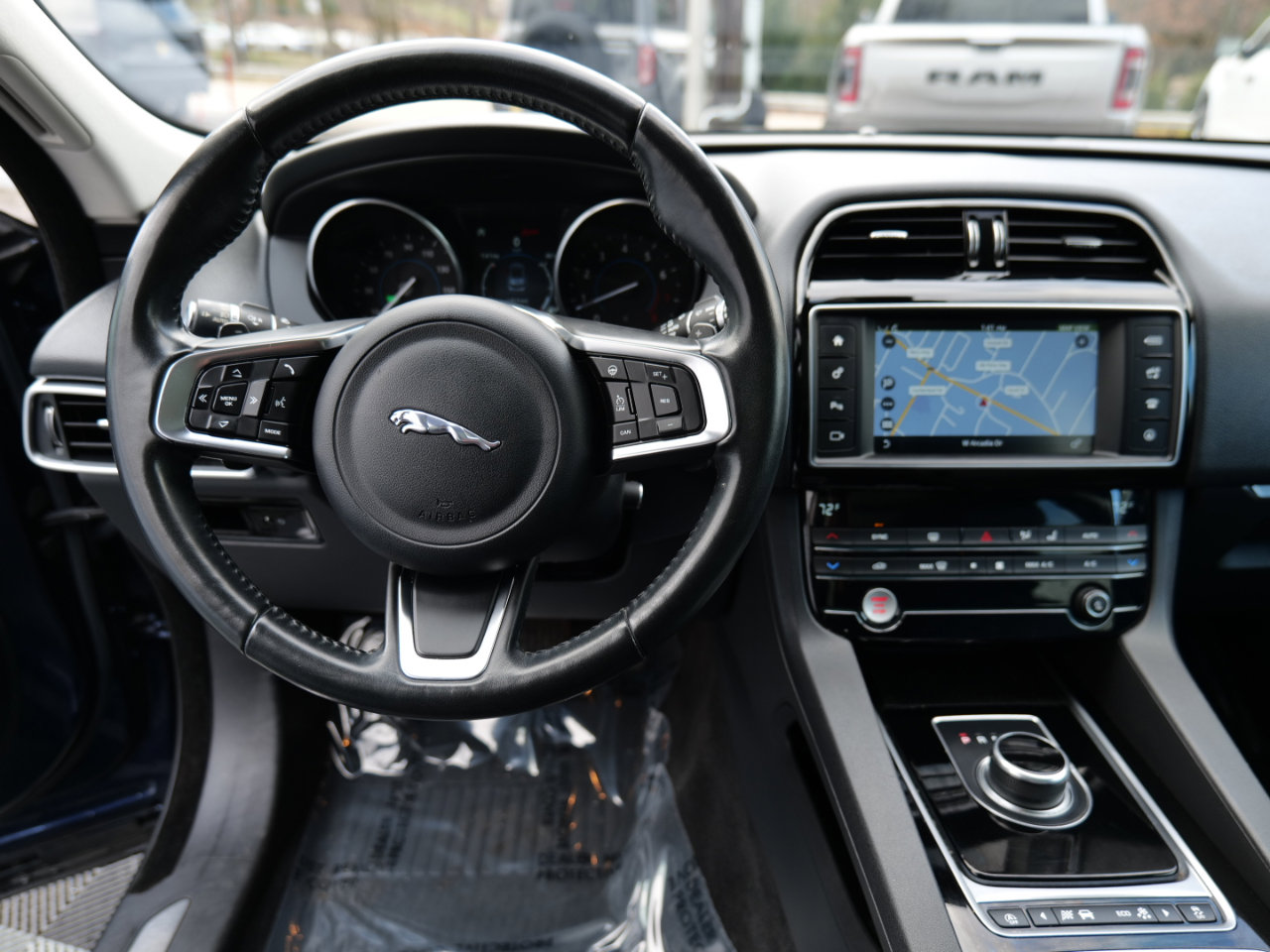 Used 2018 Jaguar F-PACE Prestige image 17