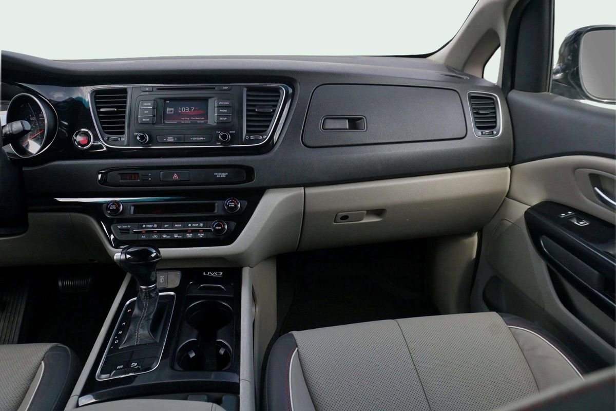 Used 2015 Kia Sedona EX FWD image 24