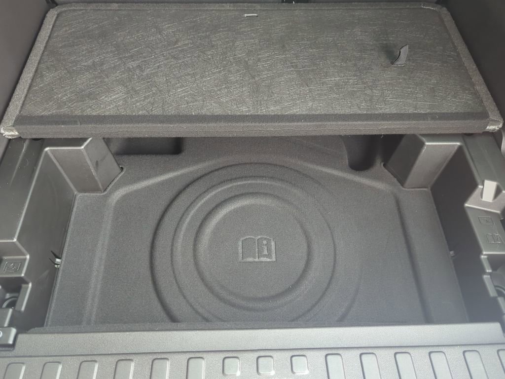 Used 2023 Chevrolet Equinox LS image 16