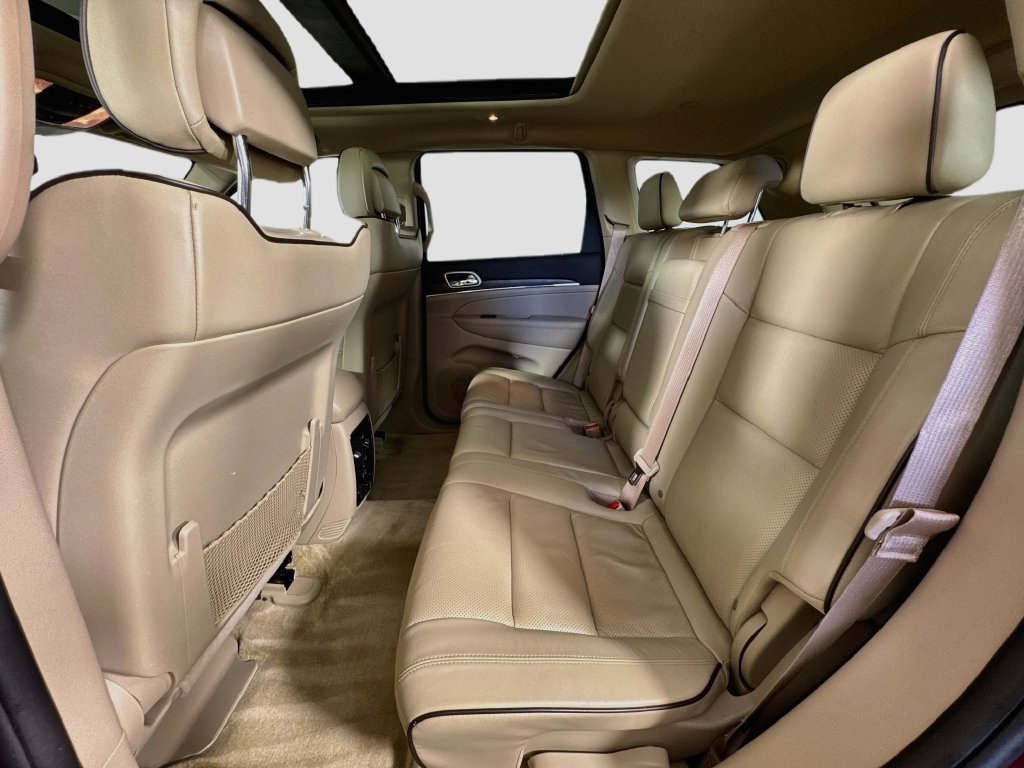 Used 2018 Jeep Grand Cherokee Overland AWD/4WD image 27