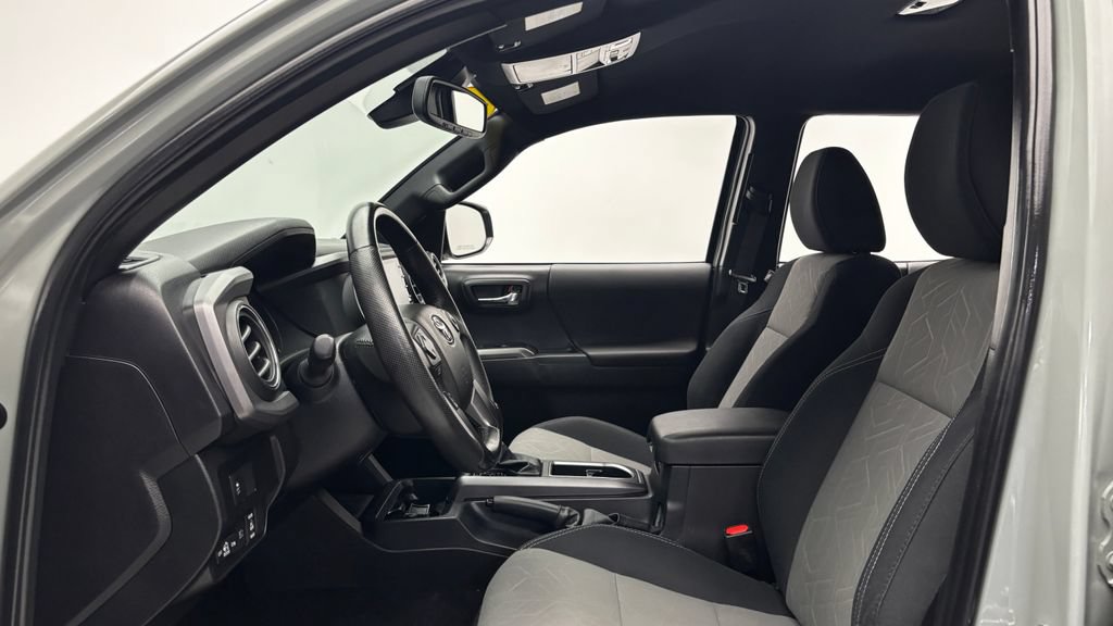 Used 2022 Toyota Tacoma TRD Sport AWD/4WD image 14