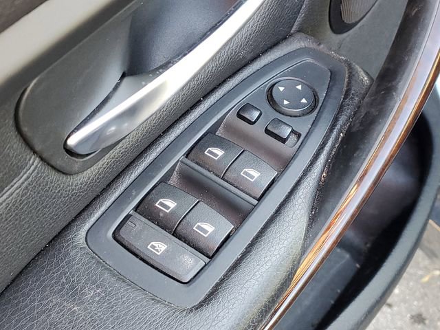 Used 2015 BMW 328i xDrive Sedan AWD/4WD image 10