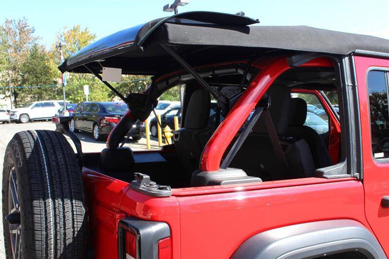 Used 2024 Jeep Wrangler Unlimited Sport AWD/4WD image 35