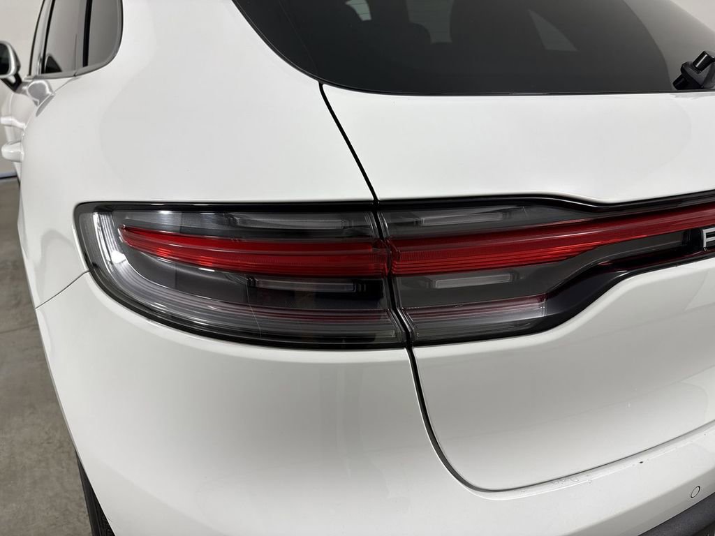 Certified 2023 Porsche Macan Turbo image 18