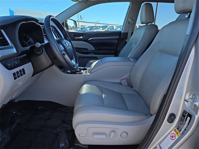 Used 2019 Toyota Highlander Limited Platinum image 10