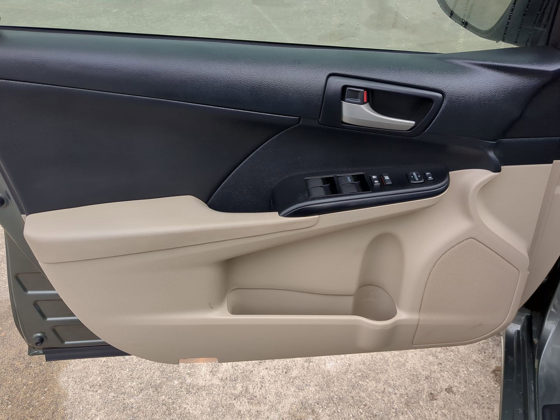 Used 2013 Toyota Camry LE image 13