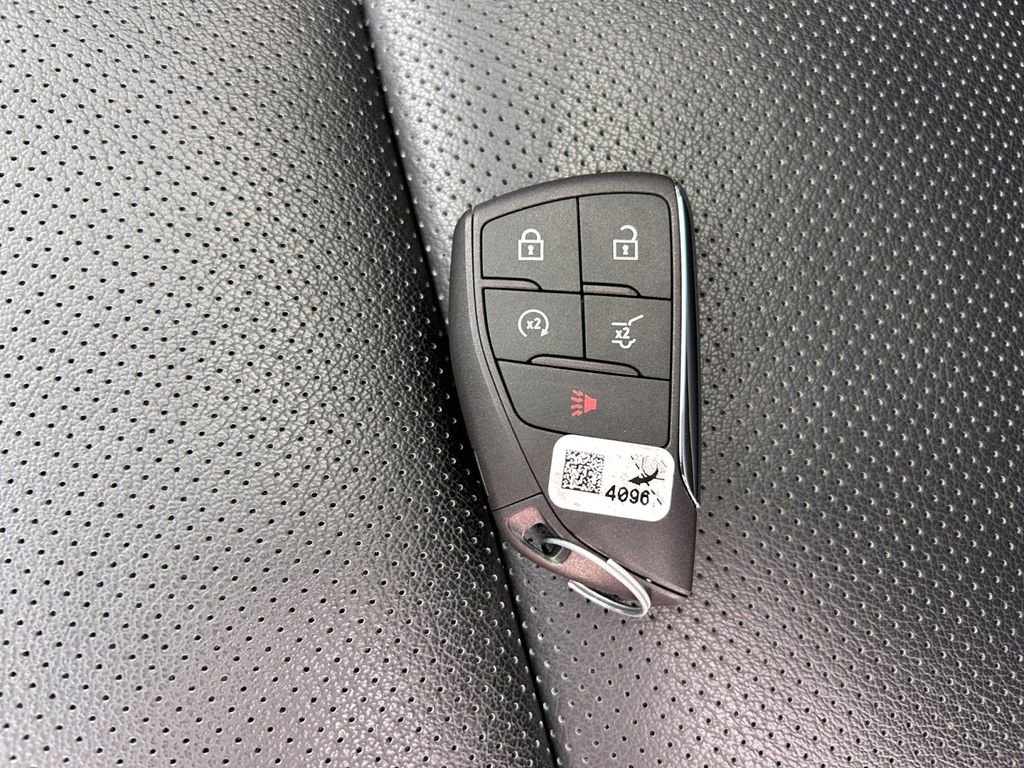 Used 2024 Chevrolet Traverse RS image 33