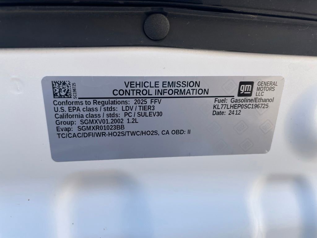 Used 2025 Chevrolet Trax LT FWD image 37