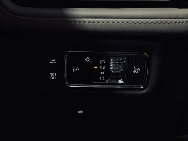 Used 2022 Lincoln Nautilus Reserve image 32