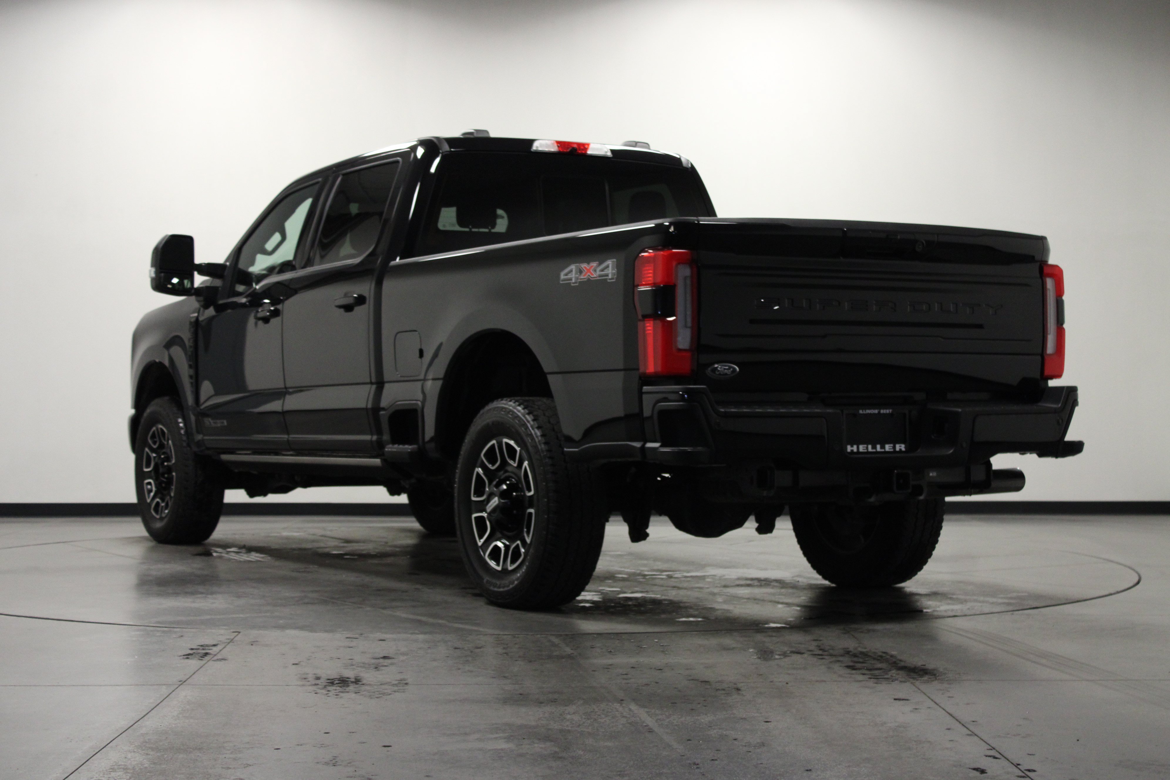 Used 2025 Ford F250 Platinum AWD/4WD image 6